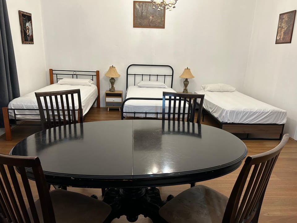 Luxury House 3 Bedrooms Apartment in Castle Hill