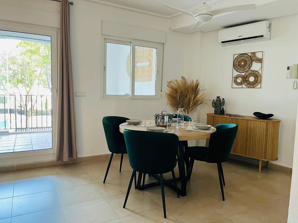 Living room, Dining area, air conditioner
