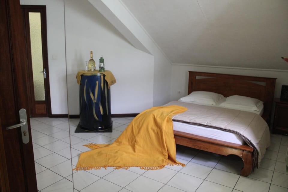 Bed, Bathroom, Photo of the whole room, Bedroom