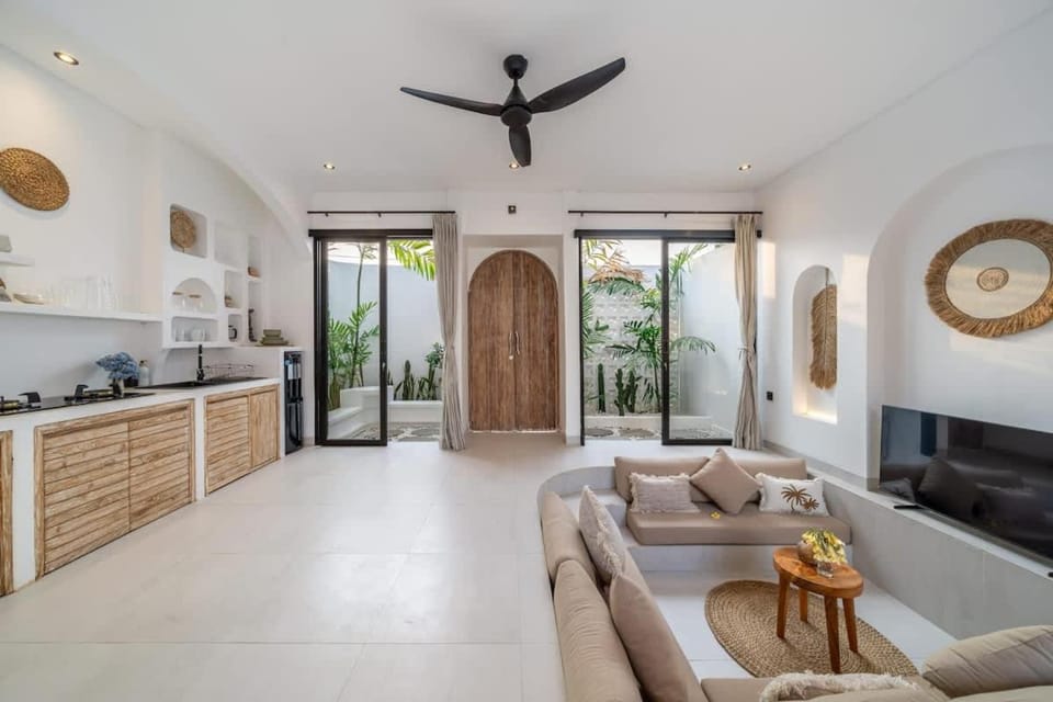 TV and multimedia, Kitchen or kitchenette, Living room, Seating area, Dining area, oven, pet friendly, stove