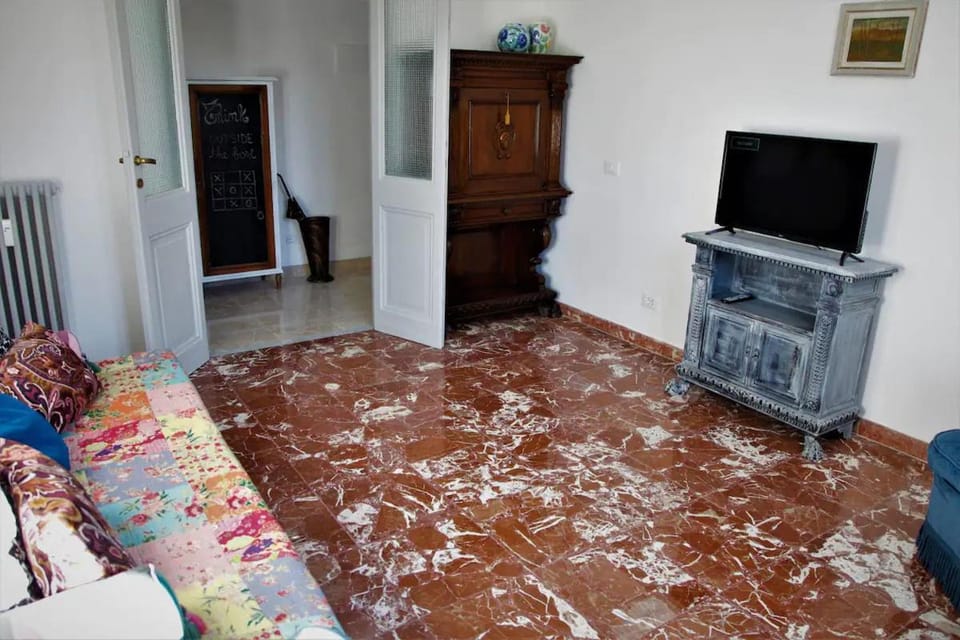 Heartwarming Apartment in ROMA - 5 Minutes from Colosseum Apartment in Rome