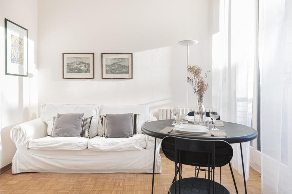 Living room, Seating area, Dining area