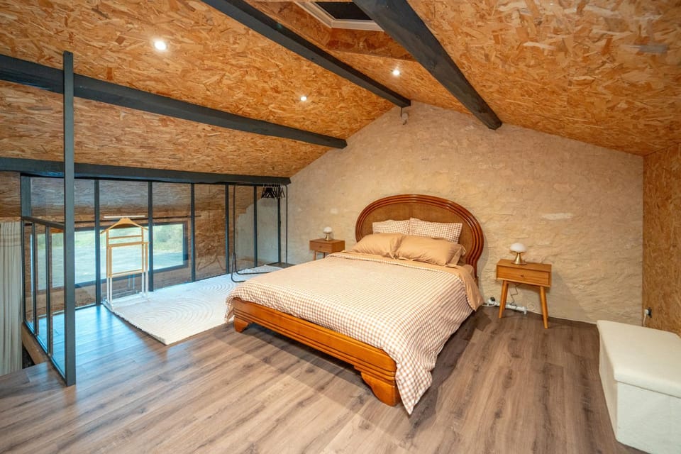 Bed, Photo of the whole room, Bedroom