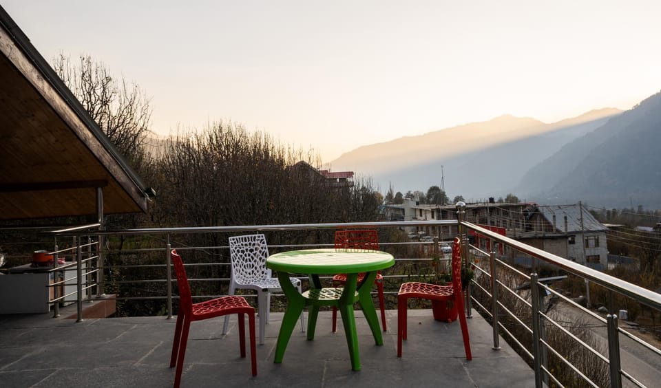 Patio, Natural landscape, View (from property/room), Balcony/Terrace, City view, City view, Mountain view