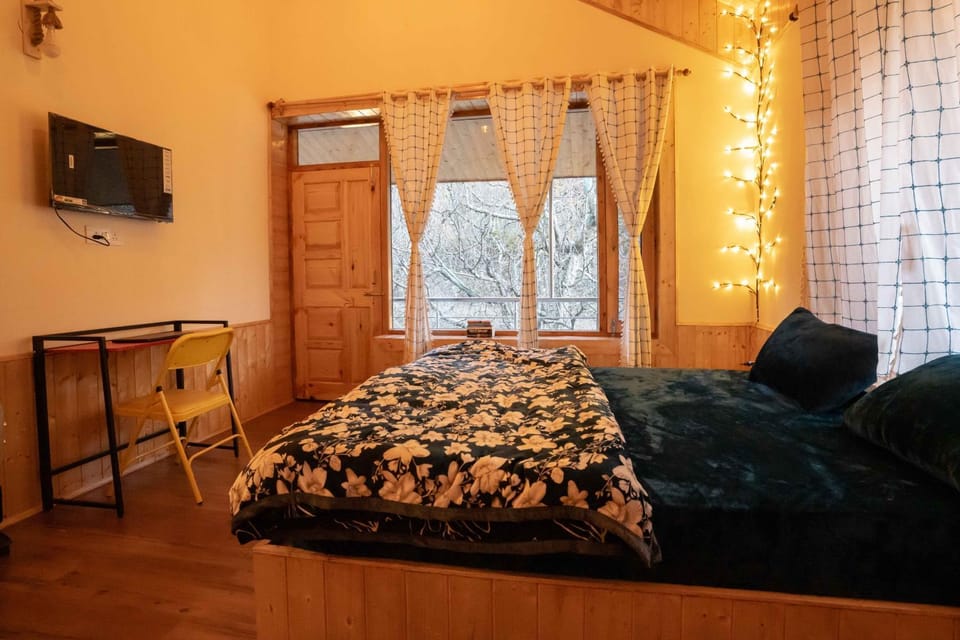 Bed, Garden, Garden, TV and multimedia, Photo of the whole room, Evening entertainment, Bedroom, Garden view, Garden view