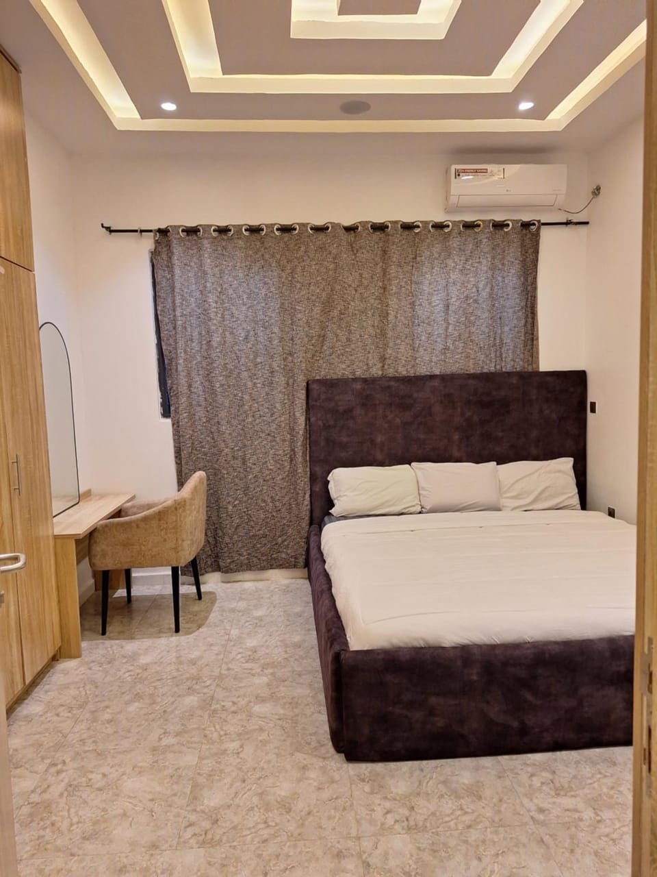 Bed, Photo of the whole room, Bedroom, air conditioner