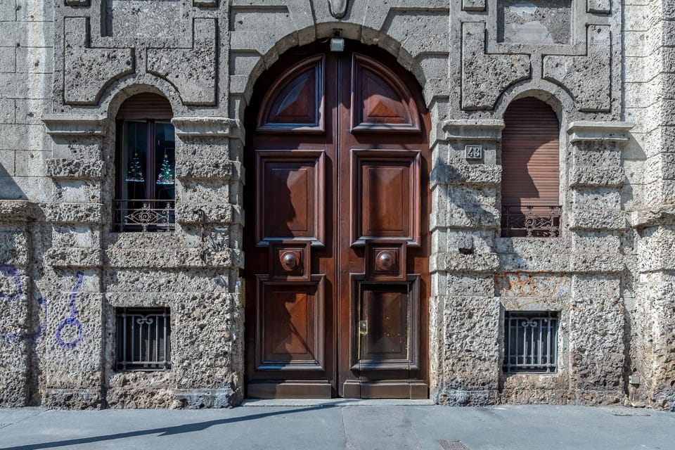 Property building, Facade/entrance
