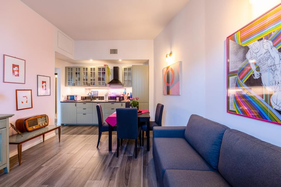 Living room, Dining area, internet, pet friendly, kitchen