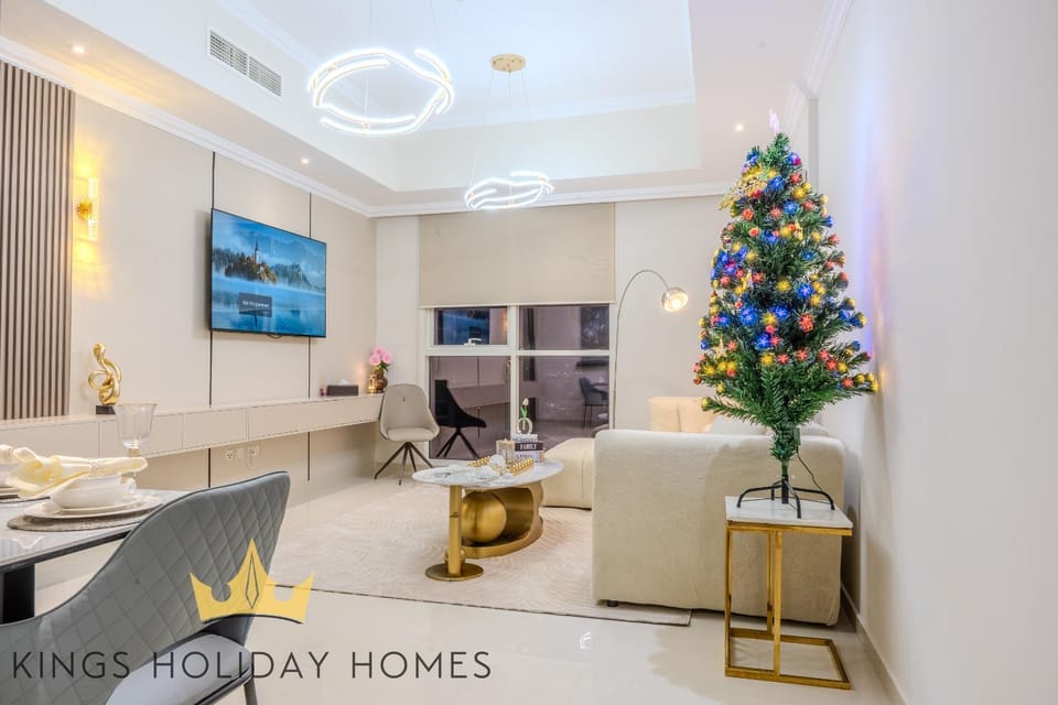 Luxury 2 Apartments Dunya tower Burj Khalifa St Bed and Breakfast in Dubai