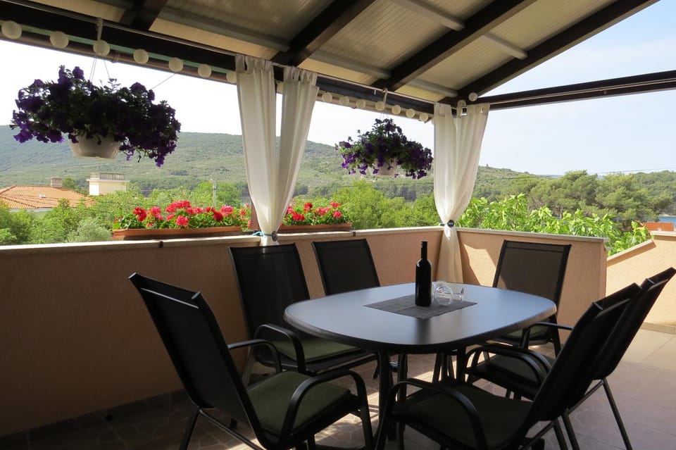 View (from property/room), Balcony/Terrace
