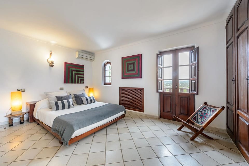 Bed, Bedroom, wardrobe, air conditioner