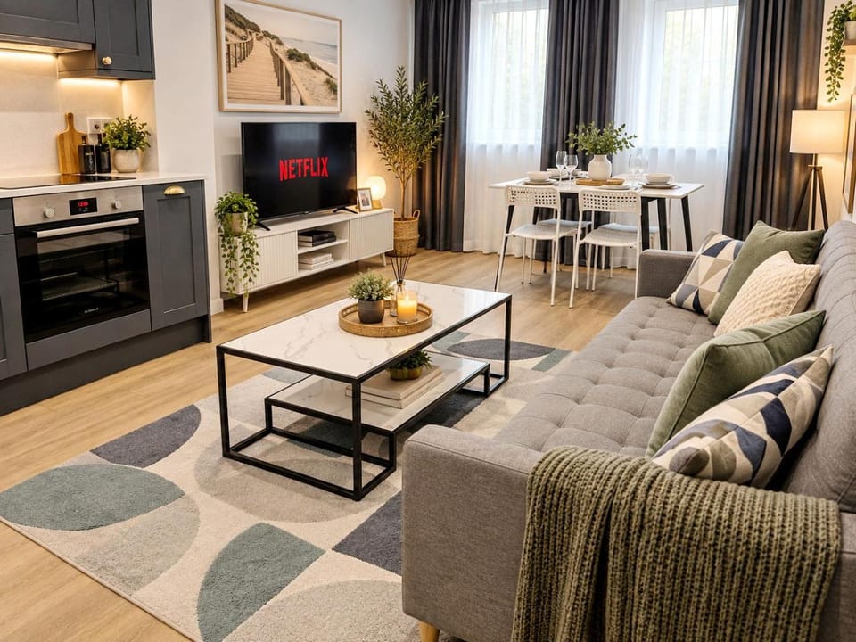 TV and multimedia, Living room, Seating area, Dining area
