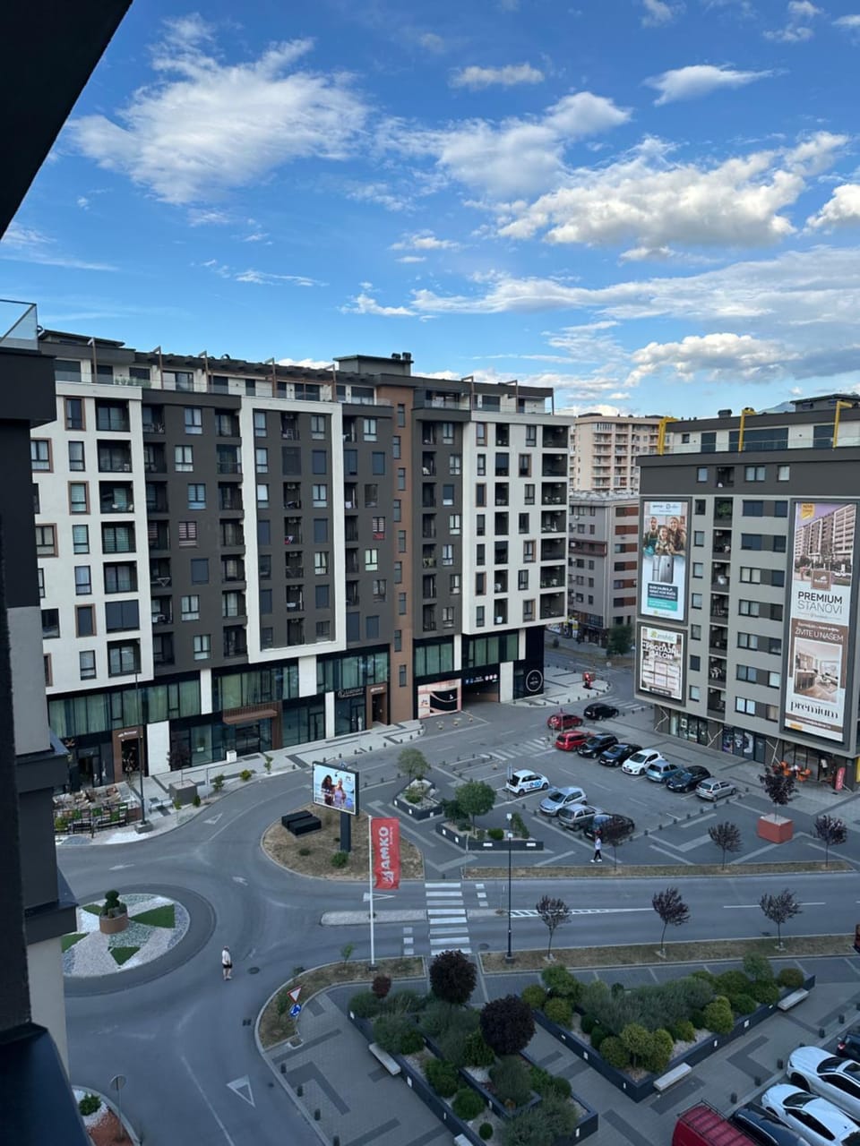 Neighbourhood, Bird's eye view, Street view, Location, Parking