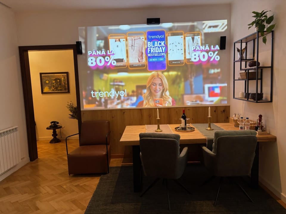 Living room, Evening entertainment
