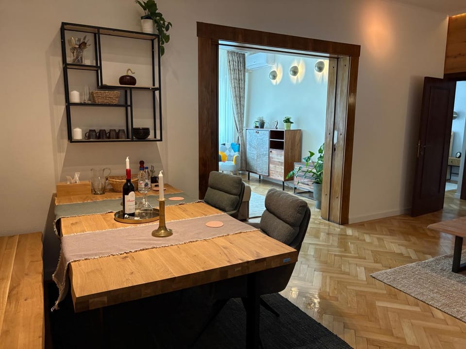 Living room, Dining area