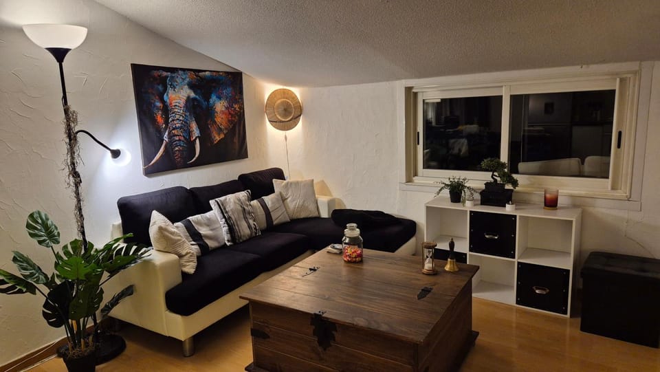 Communal lounge/ TV room