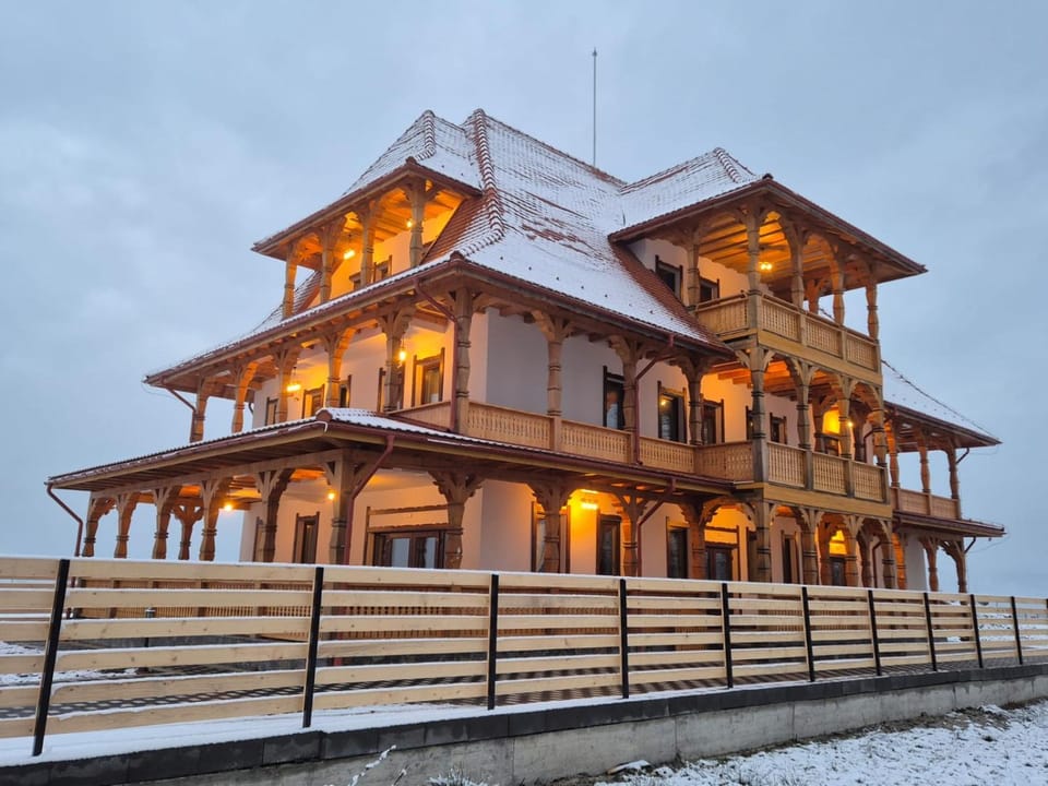 Property building, Day, Winter