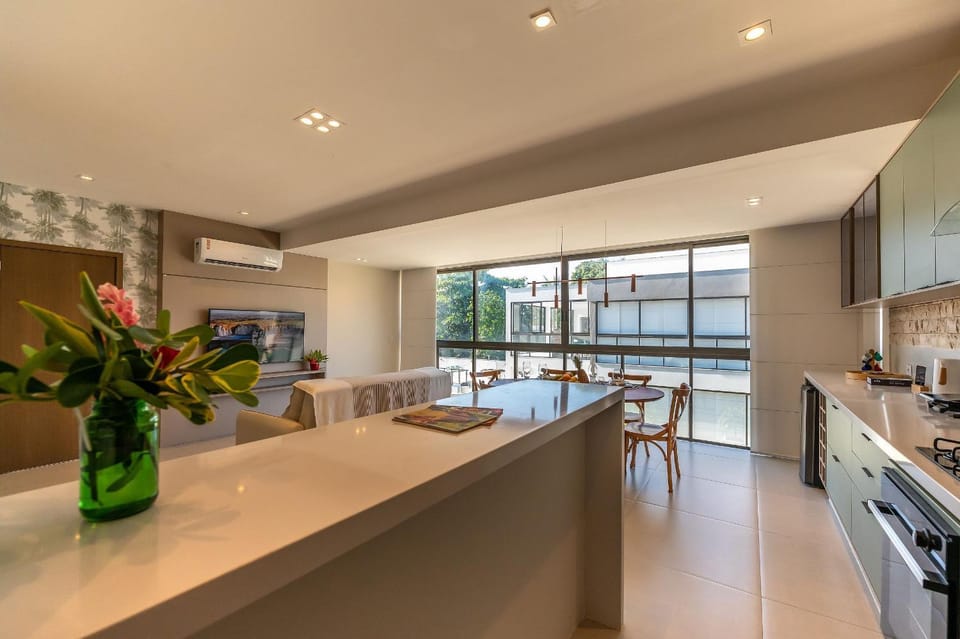 TV and multimedia, Living room, Seating area, Dining area, stove