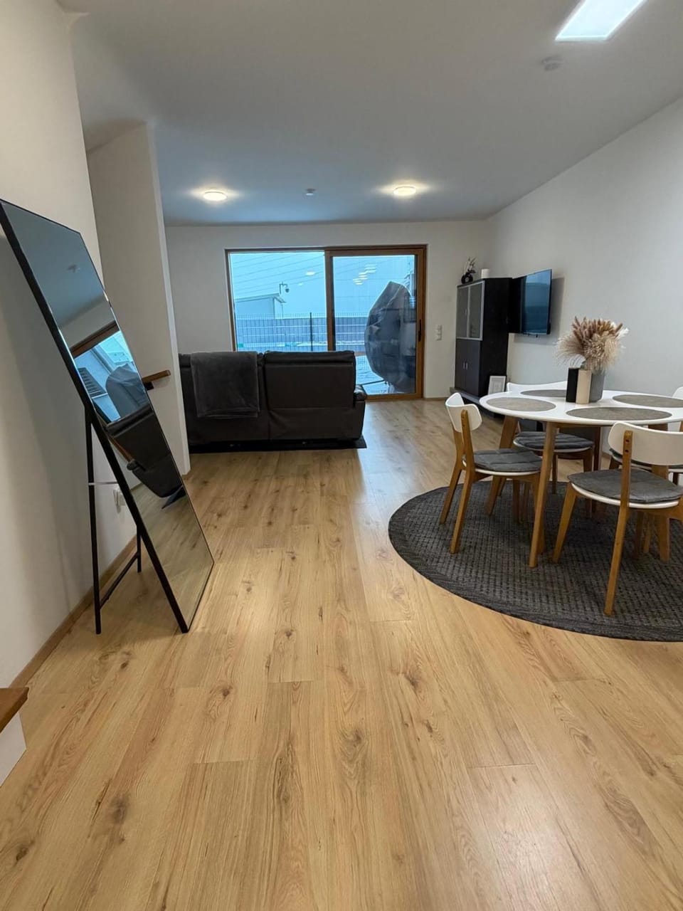 Communal lounge/ TV room, Living room, Dining area