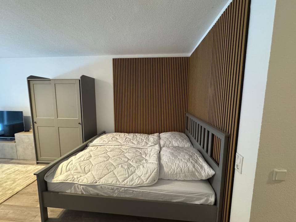 Bed, Photo of the whole room, wardrobe