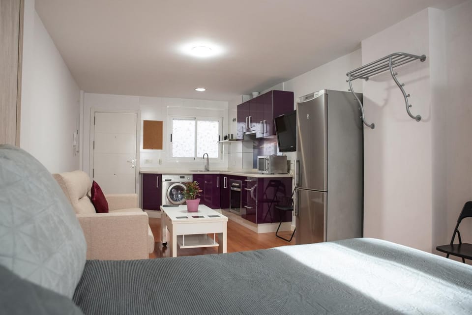 Photo of the whole room, Dining area, Bedroom