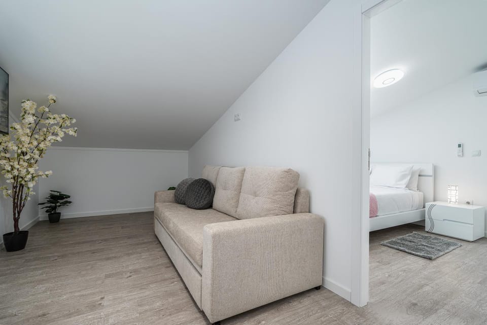 Bed, Living room, Bedroom