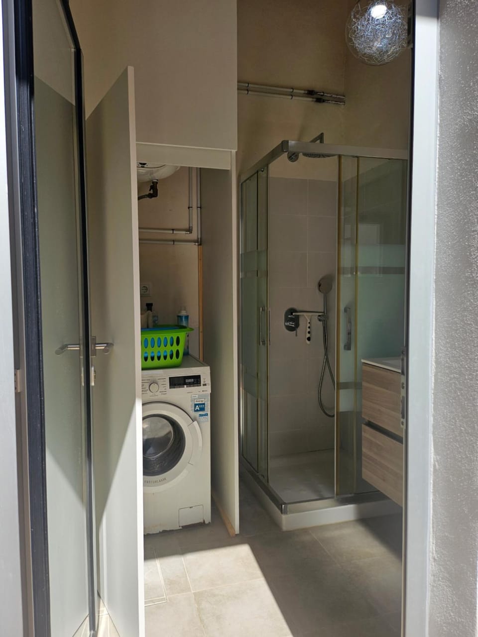 Shower, washing machine