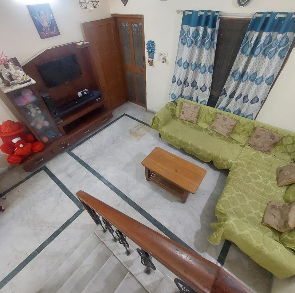 Communal lounge/ TV room, TV and multimedia, Living room