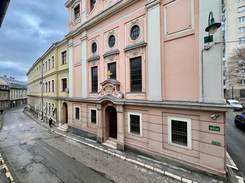 Property building, Day, Neighbourhood, View (from property/room), View (from property/room), Street view, Street view, Location, Inner courtyard view