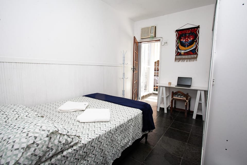 Espaço Sideral - Quartos com ar-condicionado, 5min Estádio Maracanã, 8min UERJ, shopping, 12min metrô, wi-fi 300mbp, ampla área comum com cozinha - prático e confortável Bed and Breakfast in Rio de Janeiro