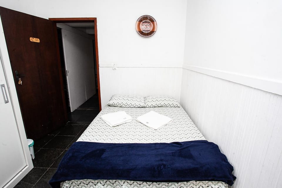 Espaço Sideral - Quartos com ar-condicionado, 5min Estádio Maracanã, 8min UERJ, shopping, 12min metrô, wi-fi 300mbp, ampla área comum com cozinha - prático e confortável Bed and Breakfast in Rio de Janeiro