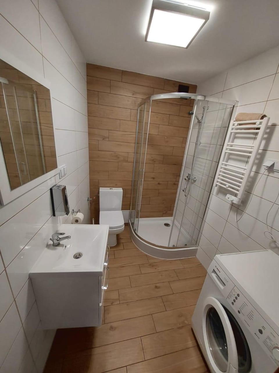 Shower, Bathroom, towels, washing machine, dryer