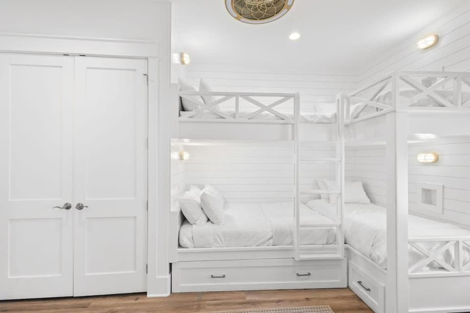Heavenly Daze by Stay on 30A- Pool, Bikes, Golf Cart House in South Walton County