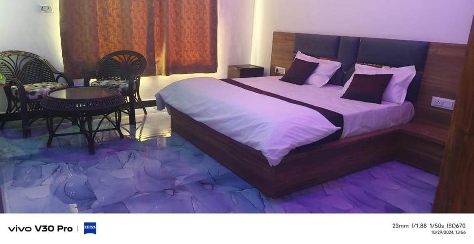 OYO Hotel Paradise Hostel in Uttar Pradesh