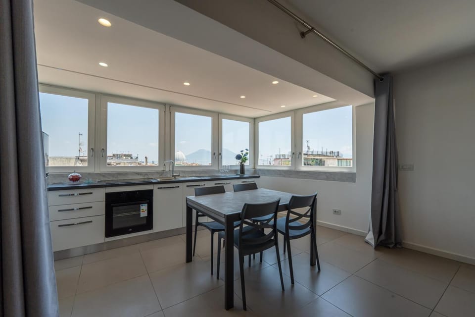 Kitchen or kitchenette, Dining area, stove