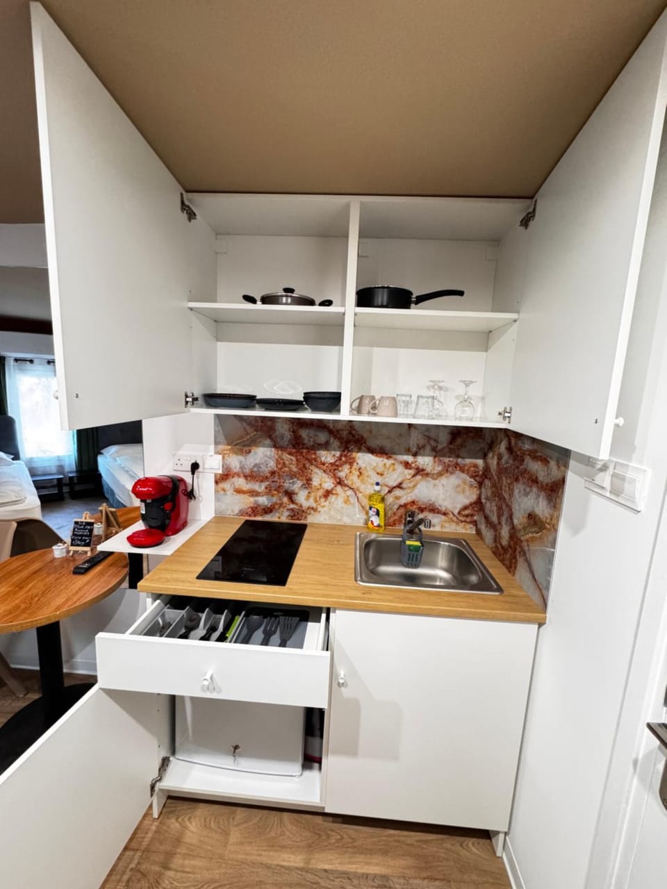 Modern Studio N9 Kitchenette Bathroom Apartment in Limassol City