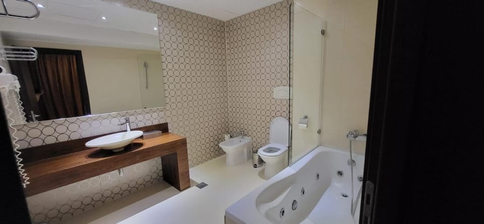 Bathroom, towels