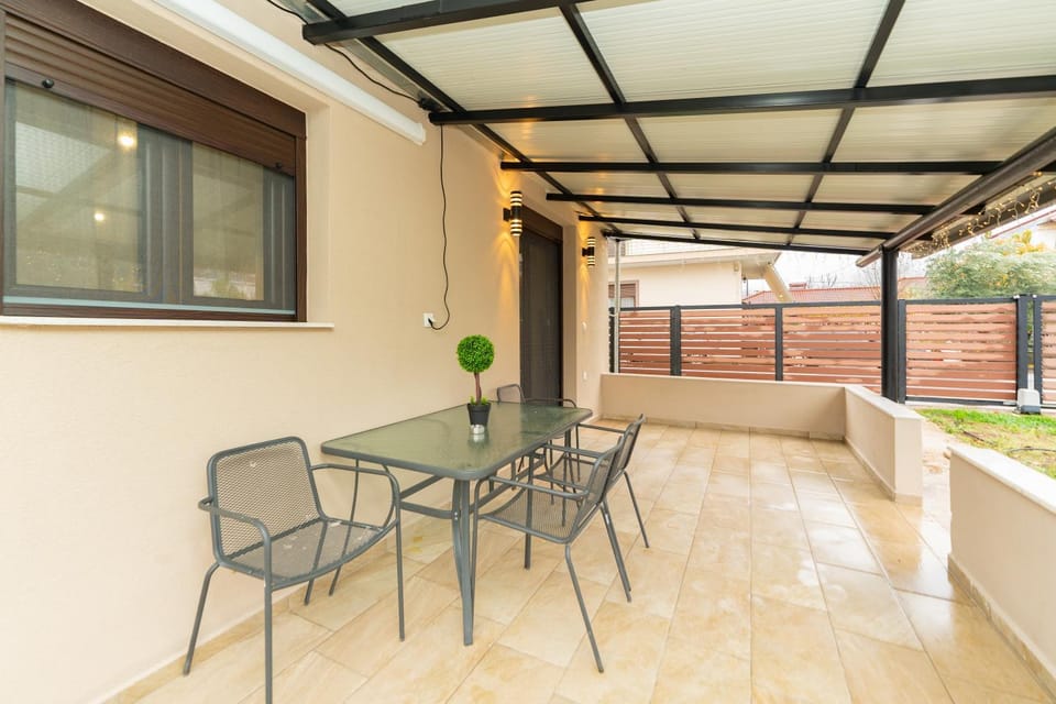 Patio, Day, View (from property/room), Balcony/Terrace, Seating area, Dining area