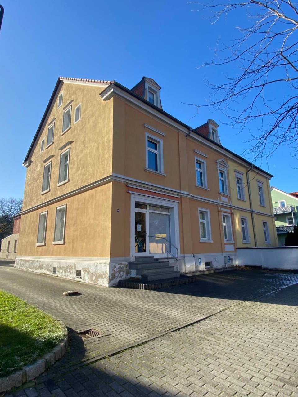 Property building, Day
