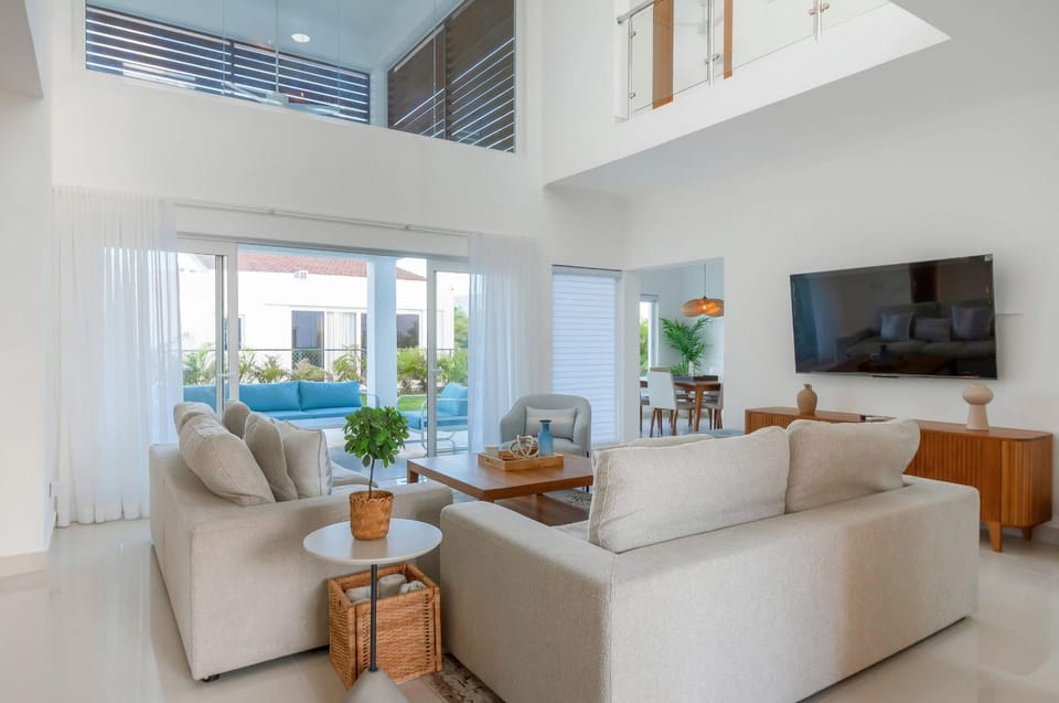 Communal lounge/ TV room, TV and multimedia, Living room