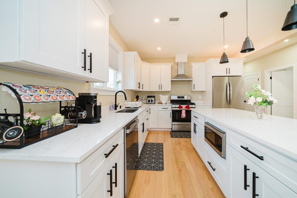 Sleek 3BR Boston - World Cup 2026 Escape - Near Franklin Park 60-3 Apartment in Milton