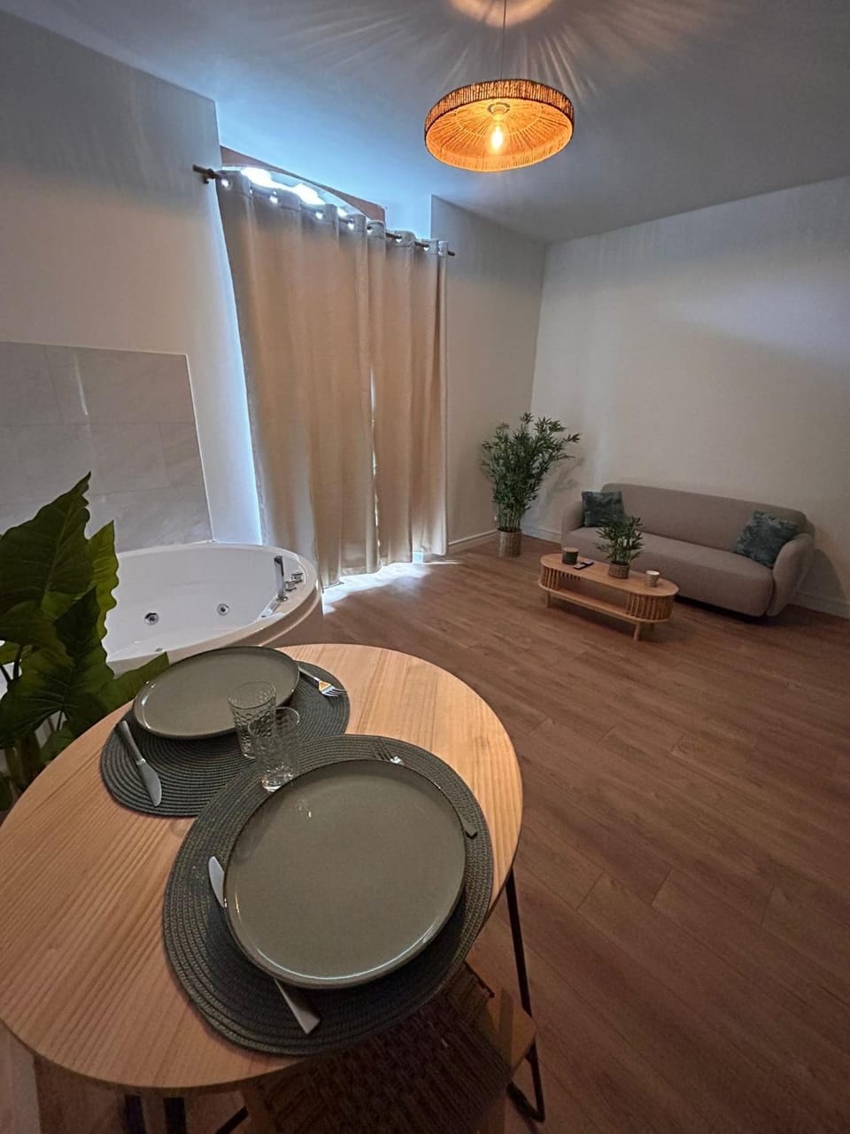 Living room, Dining area