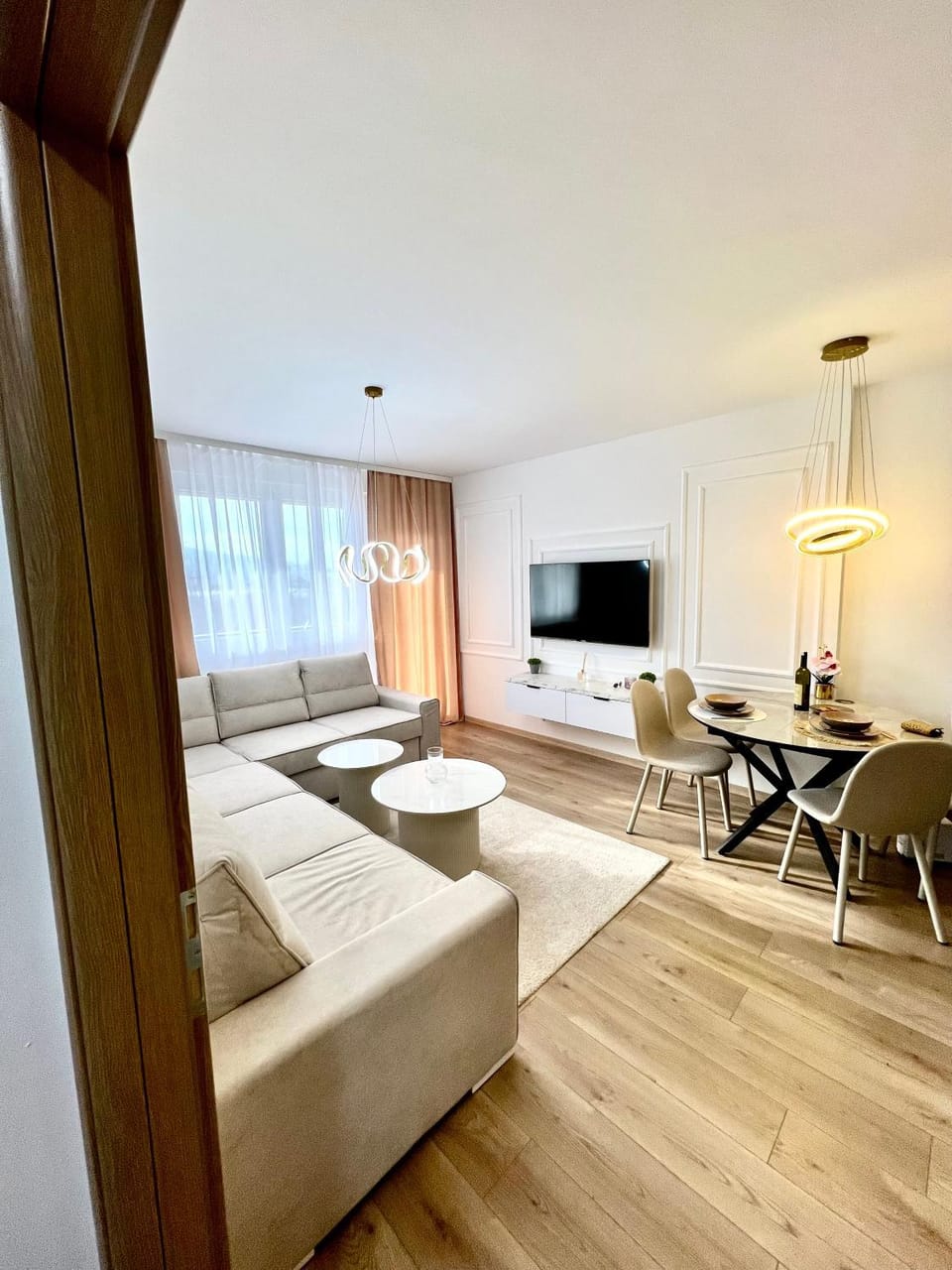 Communal lounge/ TV room, TV and multimedia, Living room, Seating area