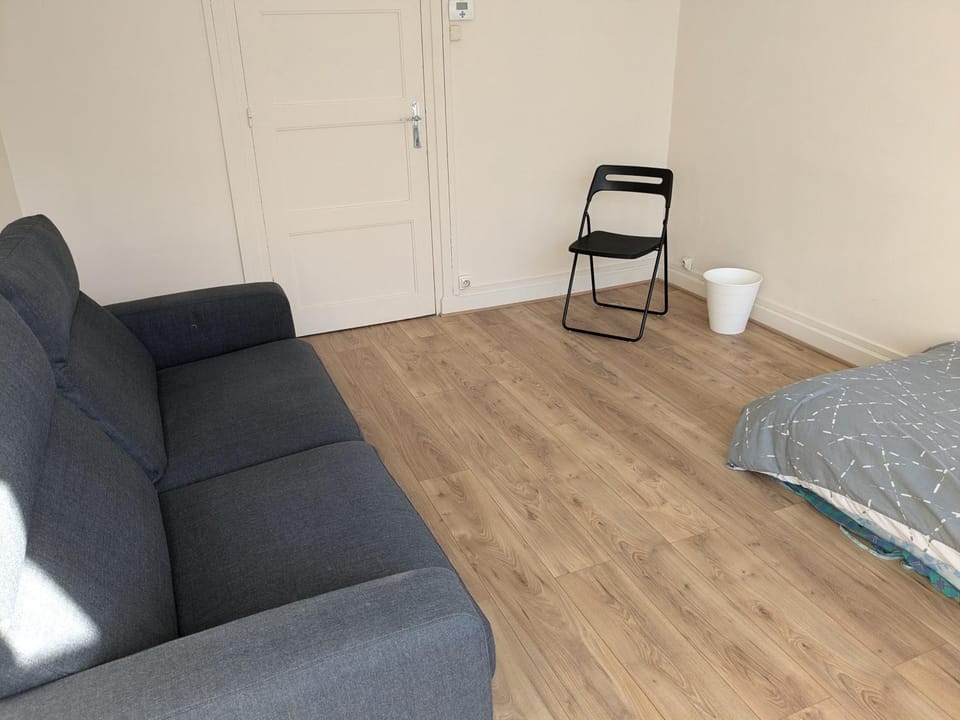 Chambre confortable au calme et proche du centre-ville de Lyon Vacation rental in Lyon