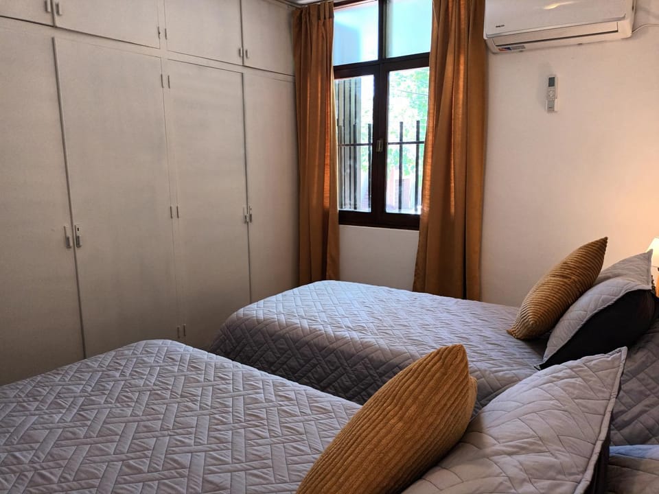 Bed, Bedroom, wardrobe, air conditioner