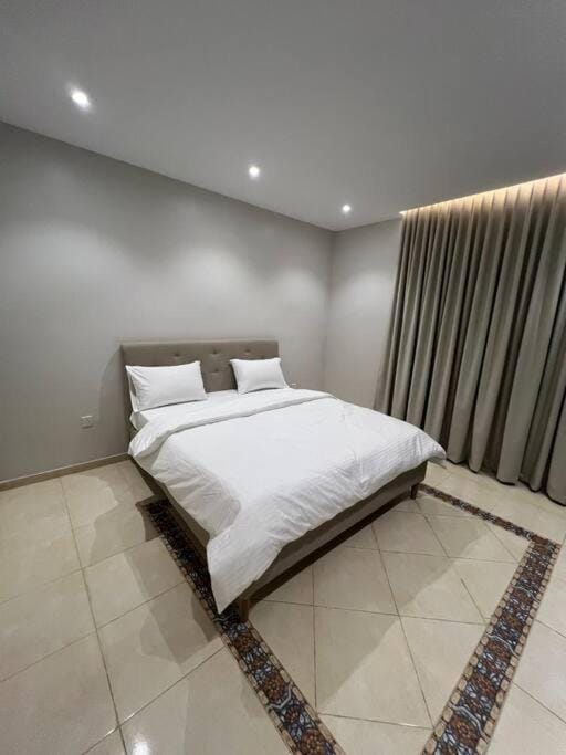 شقة رووف السلامة بجوار التسوق والمطاعم الحيوية,al salma condo Apartment in Jeddah