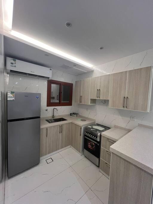 شقة رووف السلامة بجوار التسوق والمطاعم الحيوية,al salma condo Apartment in Jeddah