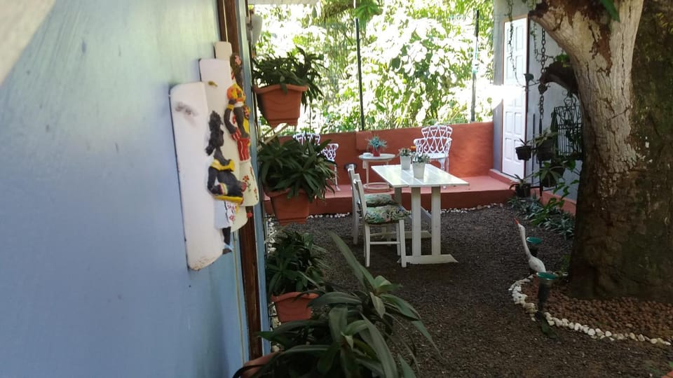 Day, Dining area