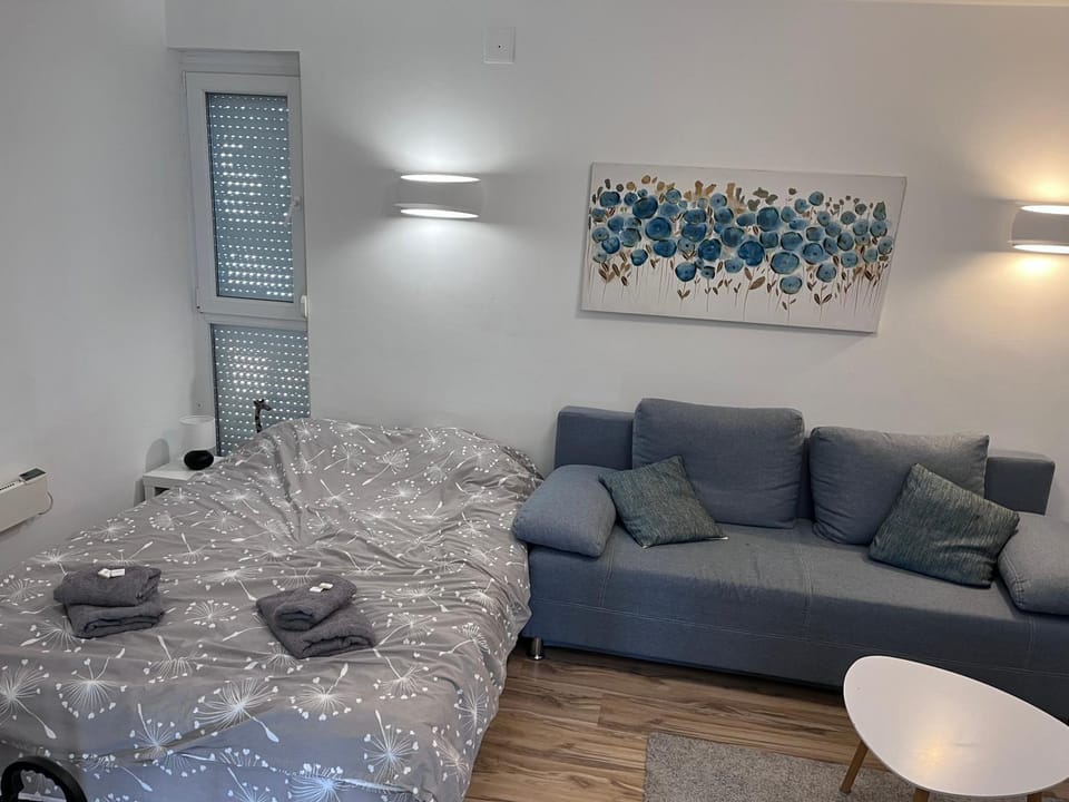 Living room, Bedroom