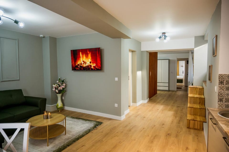 TV and multimedia, Living room, Seating area